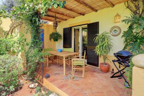 private terrace off 2nd reception room