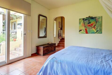 patio doors to the garden