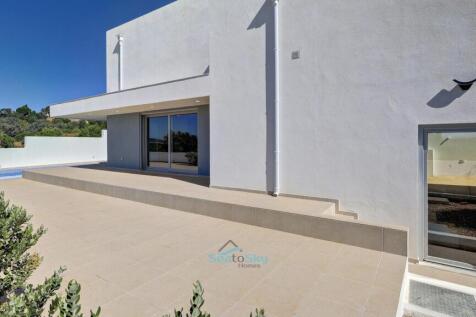 door from garage to garden