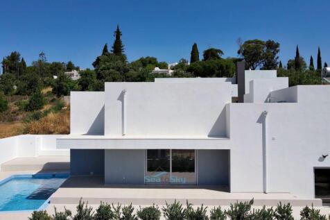 easy indoor-outdoor flow