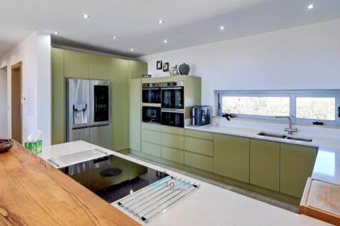 breakfast bar and kitchen