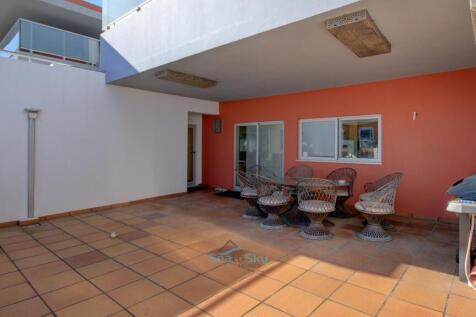 kitchen terrace and outside seating