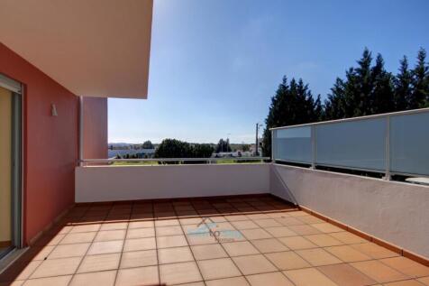 smoked glass for privacy