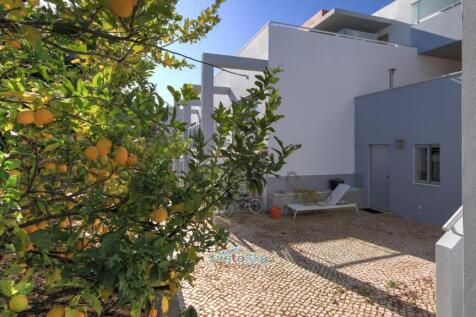 completely separate apartment for guests