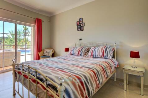 3rd bedroom suite downstairs