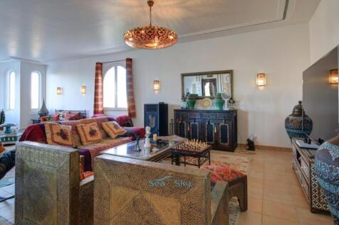 lounge with pellet burner