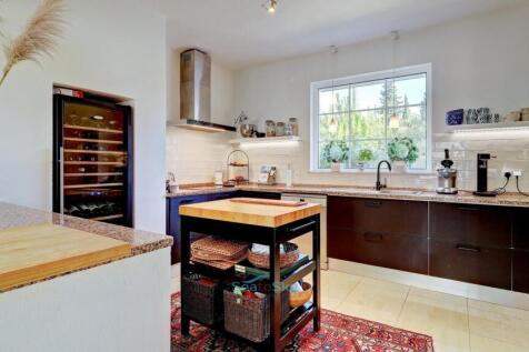 granite topped peninsula