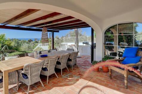 large covered terrace