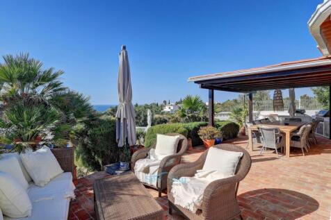 superb entertainment area