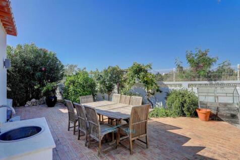 exterior sink ideal for gardening