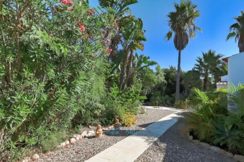 pretty pathways through the garden