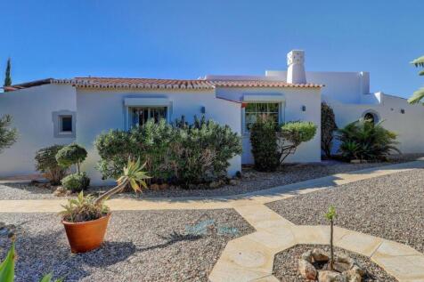 low maintenance gardens