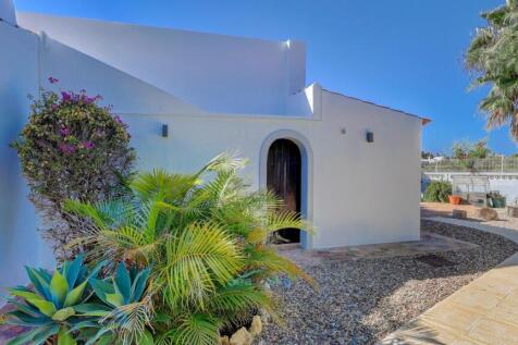 door opens to stairs leading to the roof terrace