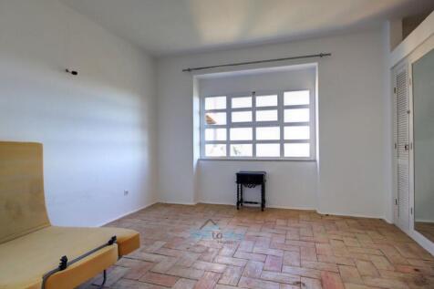 main house - bedroom 2