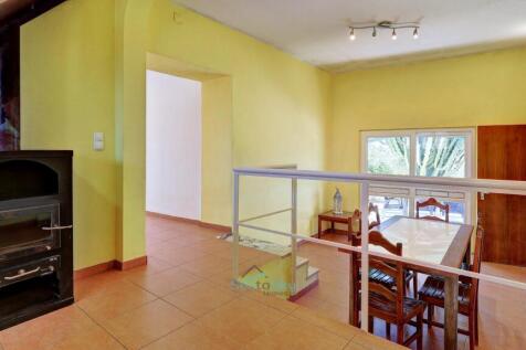 steps down to dining area