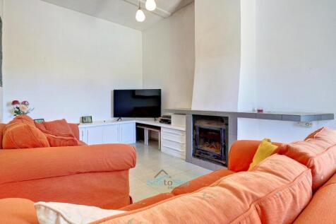 lounge next to dining area