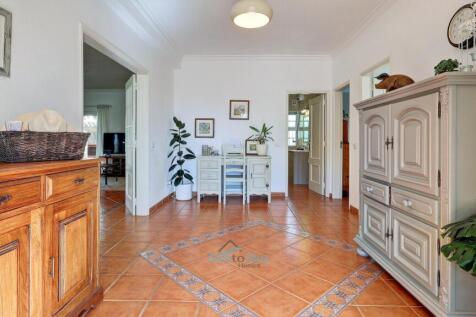 spacious entrance hall