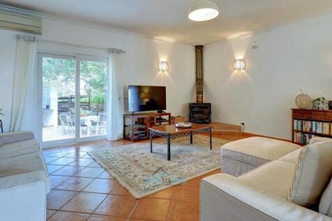 patio doors to rear terrace