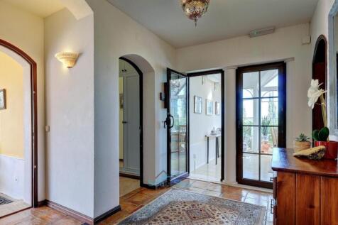 glass door to the dining room