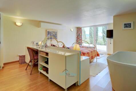 soaker bath in bedroom