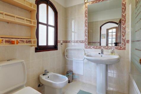 en-suite bathroom