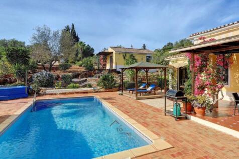 house, annex, pool &amp; hot tub