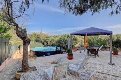 plenty of space for a pool