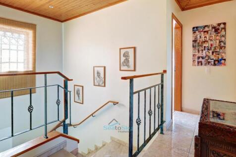 hallway to bedrooms 2 &amp; 3