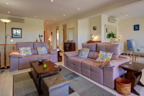 from the lounge looking to bedrooms