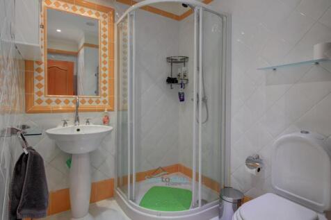 family shower room
