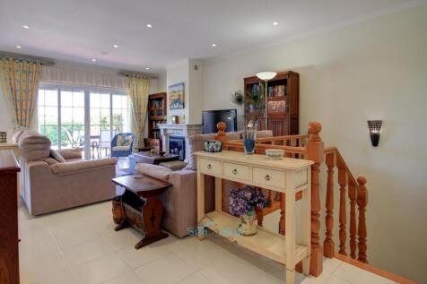 stairs to lower level