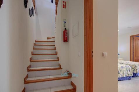 2 bedrooms on lower level