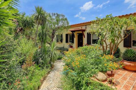 path from carport to the main entrance