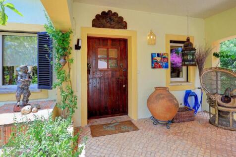 carport &amp; kitchen entrance