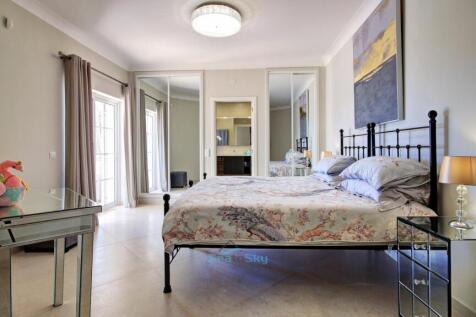 5th bedroom suite downstairs