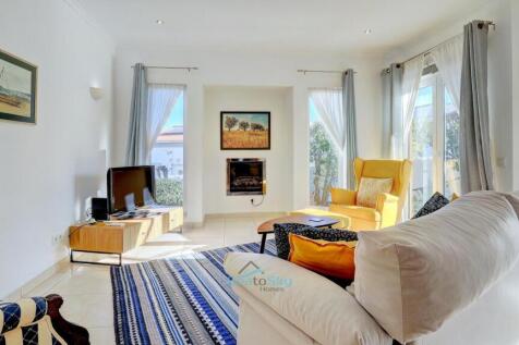 with dual aspect windows