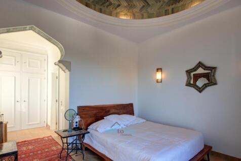 domes in each upper level bedroom