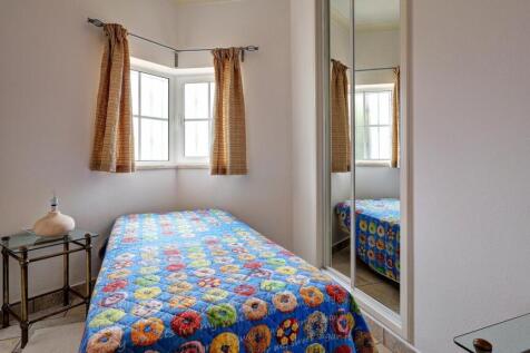 adjoining single bedroom