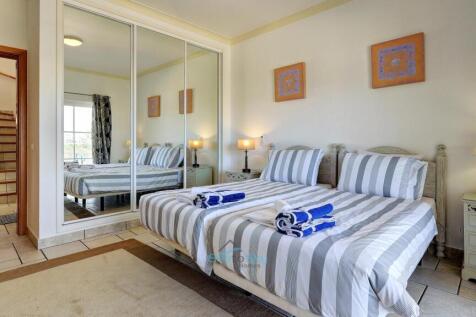 2nd bedroom on the lower floor