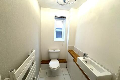 Cloakroom/wc