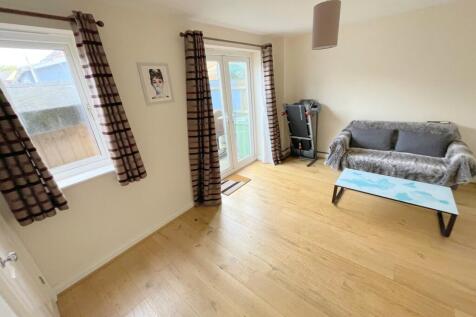 Ground floor reception room/bedroom