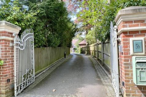Private driveway from road