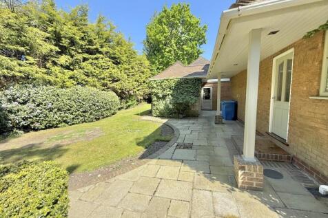 Side Garden (North)
