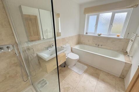 En Suite shower/bathroom