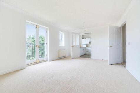 Living Room (2)