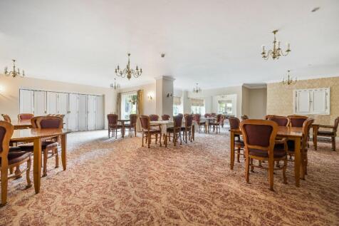 Communal Dining