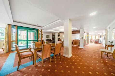 Communal Dining