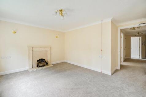 Living Room (2)