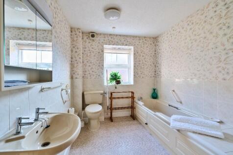 Guest Suite Bathroom