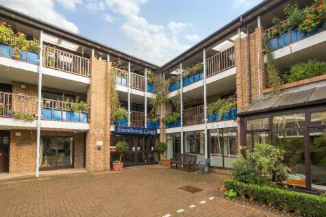 Emmbrook Court